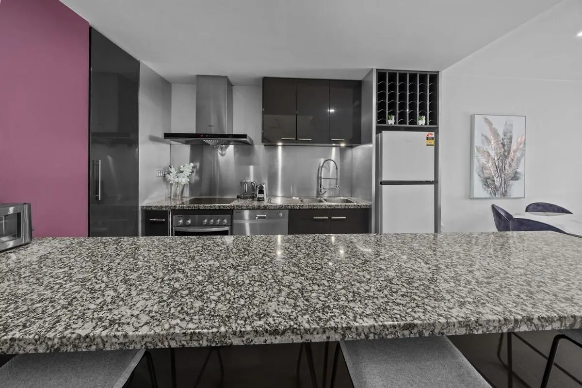 Luxury Central Hobart Apartment Free Parking