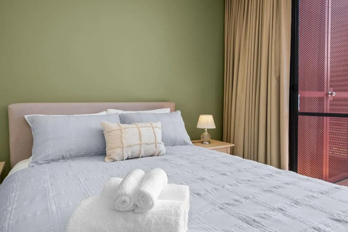 Luxury Central Hobart Apartment Free Parking